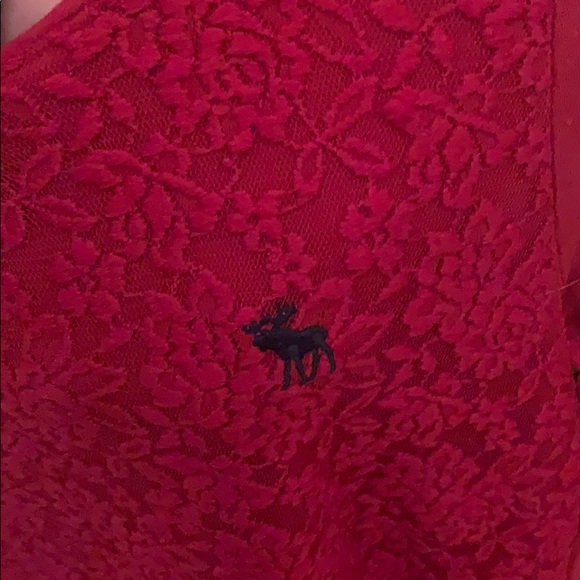 Abercrombie kids red long sleeve - Picture 3 of 4